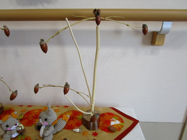 どんぐりのやじろべえ（右）