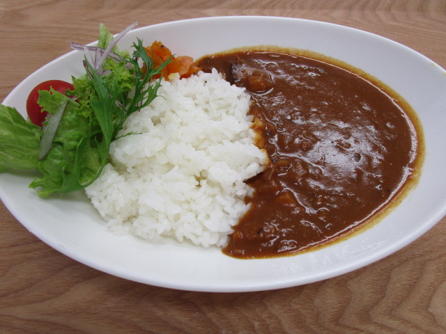 牛すじ肉の赤ワイン煮込カレー