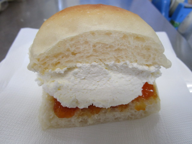 アプリコット生クリーム
