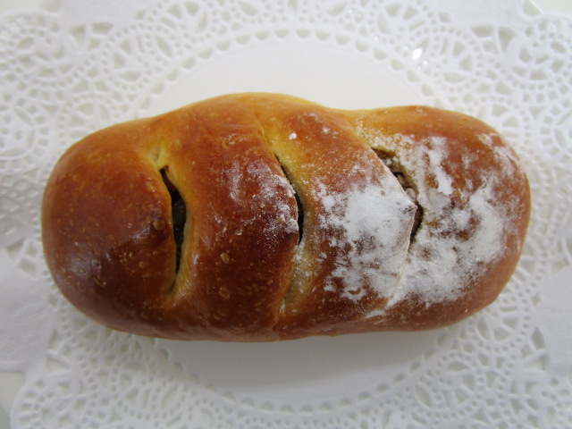 ドライフルーツとオレンジのパン
