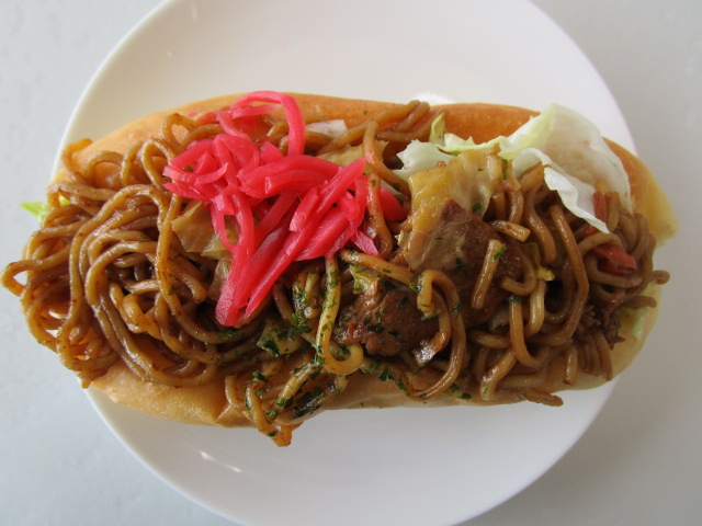 焼きそばコッペ